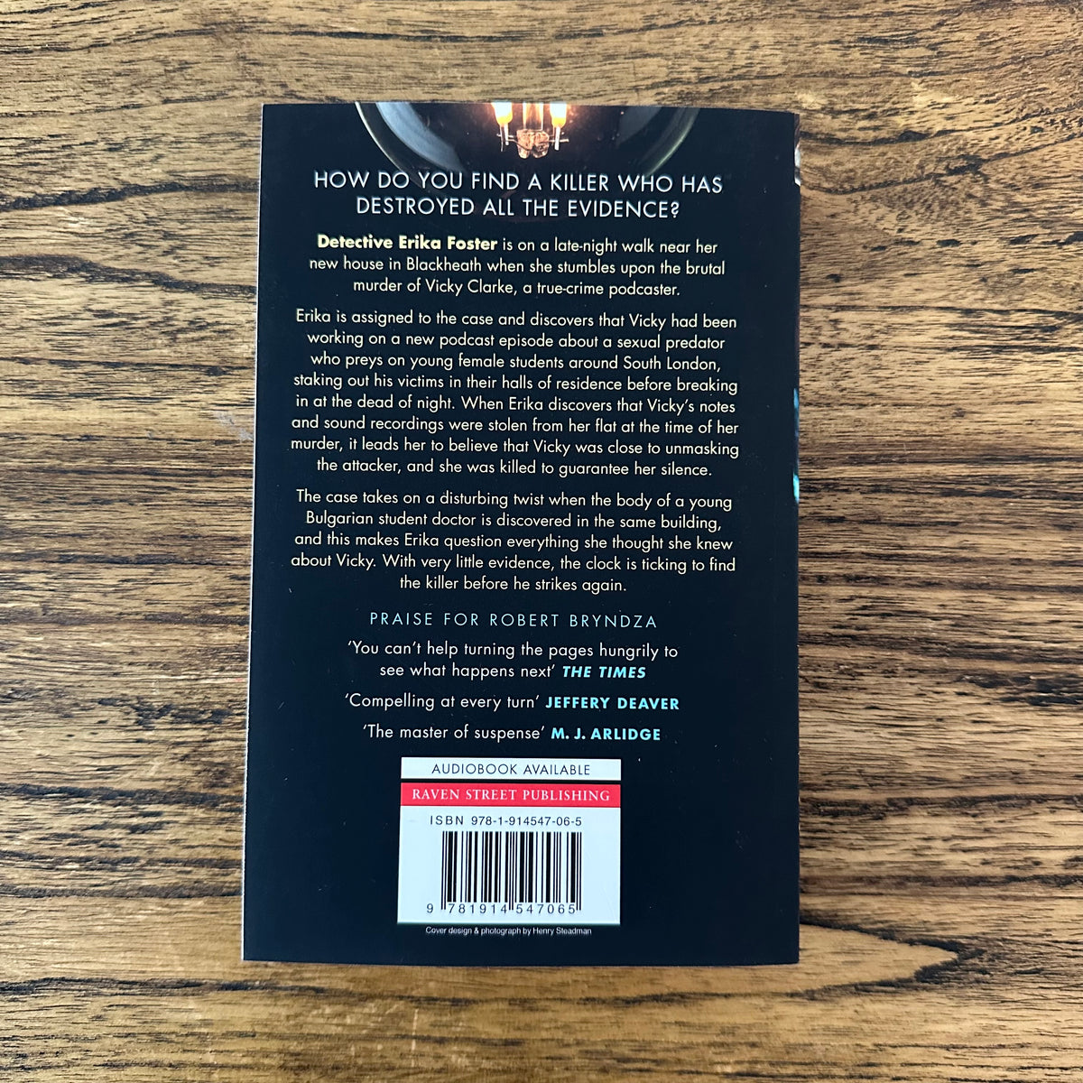 Fatal Witness (Detective Erika Foster #7)