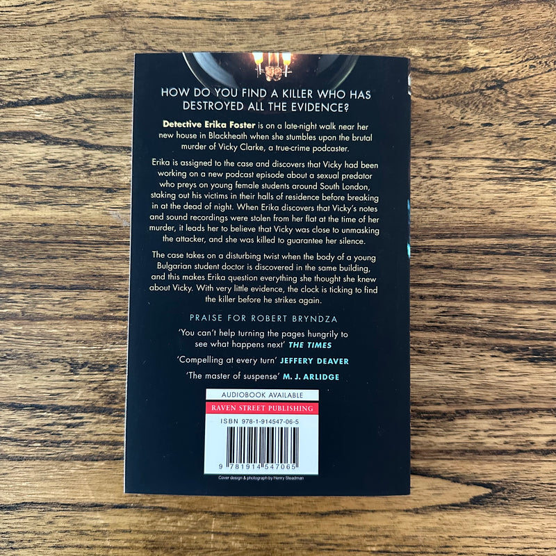 Fatal Witness (Detective Erika Foster #7)